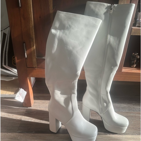 white lambda boots - Picture 3 of 3